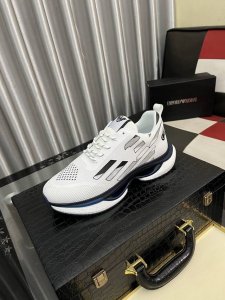 出厂价Pp： 阿玛尼 Armani 男士休闲鞋新款上市 鞋面头层牛皮真皮内里进口原版大底完美造型顶级品质，鞋面Logo电绣显得鞋型饱满，立体感十足，舒适透气超级