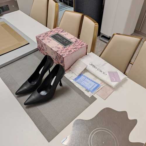 JlMMY CHOO周仰杰2025 专柜限量款3D蛇纹磁铁盒包装 顶级版本，低端勿比。摩登鞋履，今年吉米周最流行的水滴跟系列来袭，水滴形细高跟，尖头个性时尚自带