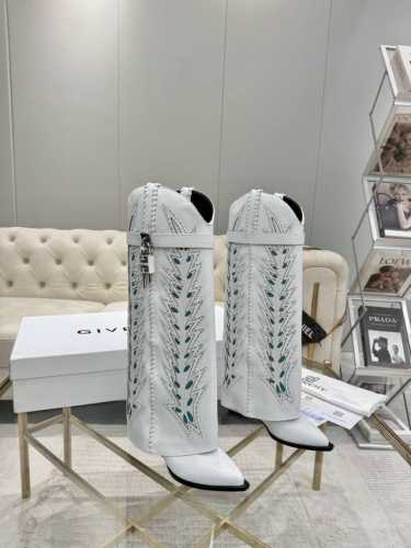 GIVENCHY ｜4 最高版 出厂价 真皮大底 仿真皮大底 定做 Givenchy 2024 新款高靴系列 纪梵希 锁扣 真皮烫钻款风靡整个时尚圈 专柜 正品