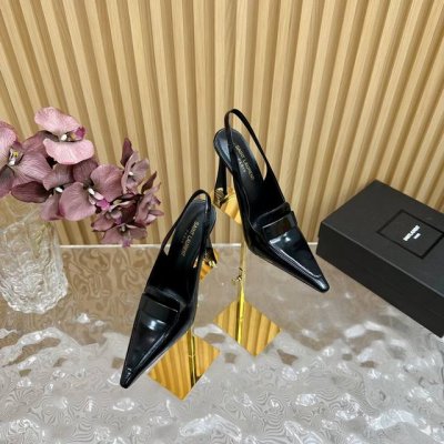 专柜同步更新 Ysl 圣罗兰 Ss 夏季新品 优雅大气高跟凉鞋 后带款 全新春夏系列后带方扣高跟凉鞋 ！ 尖头高跟拖鞋淡淡的夏日里怎么少得了一双仙女鞋 各种小裙