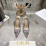 出厂 Dior迪奥尖头高跟凉鞋 迪奥 Dior 25春夏季新款编织 电绣重工艺制作 顶级版 上脚舒适透气 清凉 穿出不一样的风格 材质：进口编织 码数：34-4