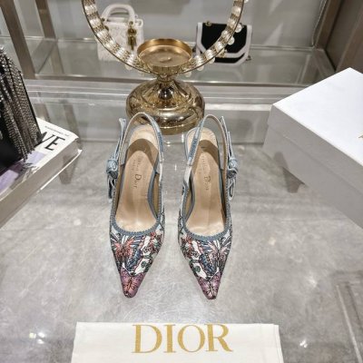 出厂 Dior迪奥尖头高跟凉鞋 迪奥 Dior 25春夏季新款编织 电绣重工艺制作 顶级版 上脚舒适透气 清凉 穿出不一样的风格 材质：进口编织 码数：34-4