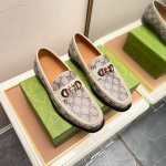 工厂p价 Gucci 古奇 里 爆款豆豆鞋顶端品牌奢侈 顶级 质量 最新時尚豆豆鞋 ..鞋面選用原版头层牛皮制造. 全头层水染皮内里 原版个性时尚柔软橡膠耐磨防