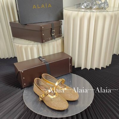 alaia 24年新款Alaia阿莱亚法式芭蕾舞平底拖鞋 Alaia大热门平底鞋，好看又好穿 今年超火的Alaia玛丽珍芭蕾舞鞋已出货！明星人手一双。超舒服好穿
