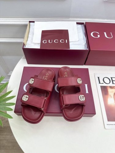 gucci 古驰 25 G家 主打系列终于面世 狠货值得期待 原有的经典 创造新设计 bs新款双G钻扣魔术贴沙滩拖鞋 代购级别 高级感十足 国内外博主刷爆的一款
