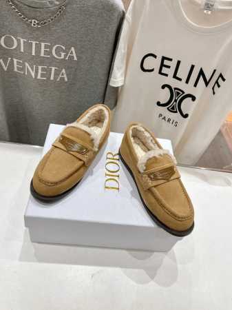 高版本出厂 单鞋 Dior*迪奥D家24ss秋冬新款毛毛乐福鞋～顶级品质 购入原版，精心打造、只为复刻原版一致、版型超正。各大明星网红纷纷种草的一款美鞋、上脚舒 - 点击图像关闭