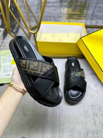 fendi最新交叉条带拖鞋，军绿色Ff提花和黑色牛皮拼接 ，黑带斜向镶饰，防滑橡胶鞋底，男38-45码， - 点击图像关闭