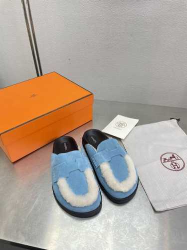 毛条卷毛里拖鞋 高定版 Hermes 大头毛拖 天蓝色 H这款彩虹毛毛拖 棉花糖一样柔软 上脚显白 很容易戳中审美的可冲款 原版1:1开模 毛面6色 羊毛鞋面垫