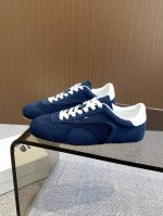 IMMI 25ss春夏新款 复古阿甘鞋 休闲鞋 小众潮牌马卡龙色系 眼前一亮 大底是用了户外品牌Vibram的运动鞋底 抓地力很足超舒服鞋面 采用原版进口牛皮