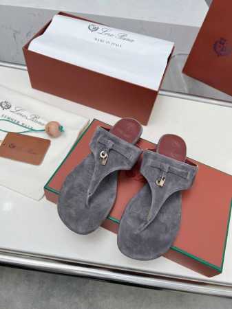 Loro Piana*顶级正品级夹脚拖鞋购买原版1:1复制 于1924年4月24日一手创立现有的Loro Piana公司。家族经营至今已是第六代，为讲求品味及对 - 点击图像关闭