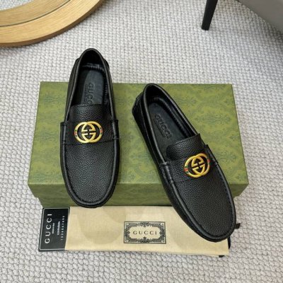 出厂价P 羊里 Gucci* 顶级版本 古奇经典豆豆鞋！选用进口原版牛皮，内里头层舒适羊皮内里！原版耐磨橡胶大底！高品质精品！码数38-46 带鞋拨 布袋 卡片