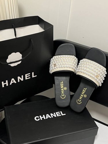 橙子出厂价p chanel 香奈儿 春夏新款 珍珠装饰平底拖鞋 精致凉拖 时尚界经典之作 承袭品牌优雅精髓 珍珠点缀 精致又浪漫 瞬间提升穿搭格调 镶钻跟粗跟设