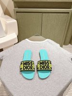 迪奥 Miss Dior系列平底拖鞋 字母刺绣Logo拼色一字拖鞋 1 专柜同步最新配色夏季胶囊系列立体刺绣度假字母拖升级版 美爆的全新系列 暴走利器原Ban开