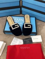 Gucci。19春夏明星同款 ，代购级别高版本，内里面料均采用进口A级，鞋底更是意大利进口真皮鞋底，G家19春夏明星级钻扣，Blingbling闪瞎身边渣男，此