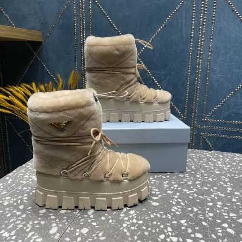 出厂价 ， 市面最高版本 普拉达Prada 王炸款 雪地靴 滑雪靴 胖墩墩的 好看可爱到爆炸 →_→来自 Prada限定系列，别具一格。闪亮尼龙 Oblique