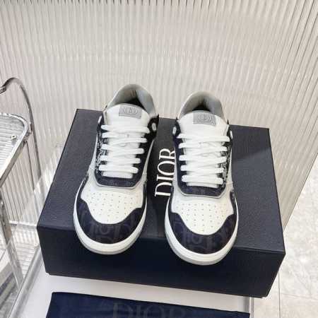 B27系列 Dior 迪奥休闲运动情侣款板鞋系列市场最高版本 M多网红打卡，百搭款 男女同款真是好看到极致 面料：原版定制顶级丝绸光滑牛皮、牛磨砂皮、迪奥LoG - 点击图像关闭