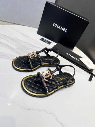 CHANEL2025小香新款经典夹脚凉鞋，独特双层沿条工艺， 原版1:1开模logo散发持久魅力小香凉鞋生动知性优雅衬托出女性独有的美丽 面料：羊皮 内里：进口