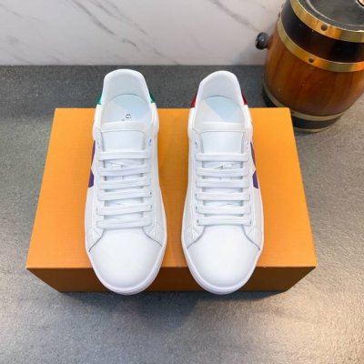 支持淘宝 Gucci 古奇经典 首发时尚百搭男士鞋 中国时尚潮男打造出这款时尚简洁男鞋 鞋面料采用进口头层牛皮高品质+搭品牌压花+全猪皮里 干净利落 时尚大方.