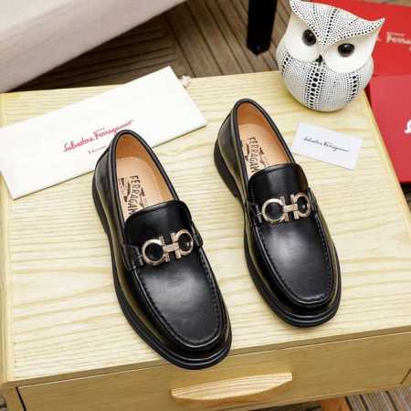 工厂价 菲拉格幕 Ferragamo 新款男士休闲套脚鞋官网原版1:1开模，原单品质做工精细，高端奢华鞋面采用进口意大利头层牛皮奢华水染皮内里橡胶耐磨防滑大底， - 点击图像关闭