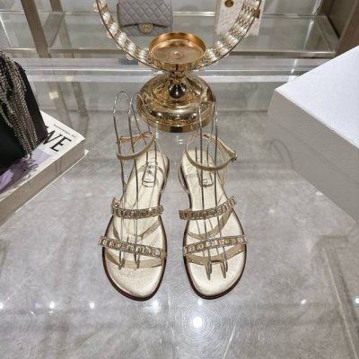 出厂 迪奥 Dior 25Ss 夏季新款 新元素 Dior 春夏新款 钻扣 平底 粗跟 圆头 凉鞋女鞋 圆柱跟凉鞋 圆头粗跟果冻色露趾圆头鞋 市面顶级版本 鞋面