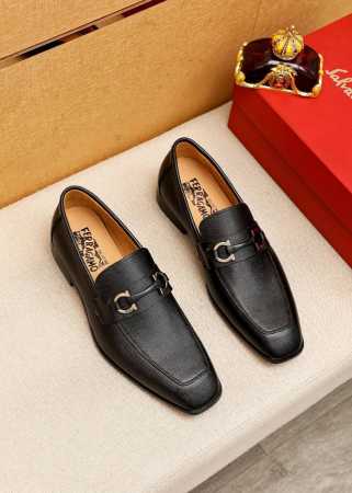 商品商标：Ferragamo 菲拉格慕 休闲皮鞋 正码码数 38-44 45.46订制 商品材料：精选 进口头层十字纹牛皮鞋面+原版五金扣，进口水染牛皮内里。强 - 点击图像关闭