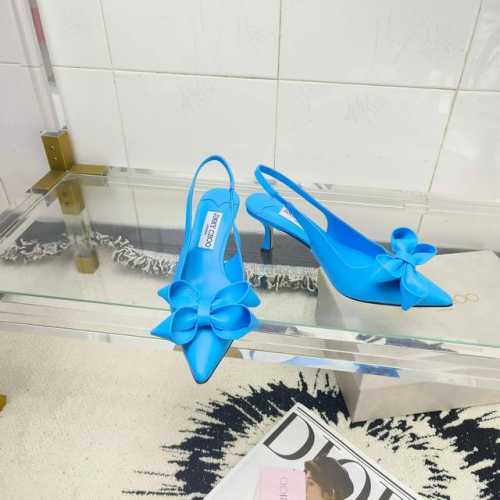Jimmy Choo 凉鞋花朵后空凉鞋时髦百搭Nice单品采用皮革材质打造别致优雅鞋型，尖头搭配精美蝴蝶结和立体鞋跟设计，尽显时尚个性气质 面料：进口羊皮 花朵