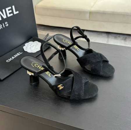 CHANE*｜小香24P春夏新品 珍珠跟高跟拖鞋 乖巧秀气的珍珠跟优雅减龄 仙气满满的公主氛围！ 鞋面采用进口羊皮 羊京 内里垫脚均为粒面羊皮 意大利进口真皮大 - 点击图像关闭