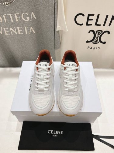 高版本出厂440 Celine*思琳赛琳 2025Ss新款徽标系带厚底休闲运动鞋 小白鞋 简单舒服，干净利落，增高显腿细，无论是单穿还是搭配阔腿裤，高街又复古一