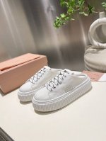 出厂价pp单鞋 拖鞋 缪缪2025春夏走秀饼干鞋 厚底运动鞋 简约的运动板鞋设计 极具辨识度的鞋舌 打造佛系甜美的休闲风~~上脚气场十足随意搭配 长裙 短裙 短