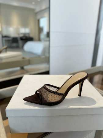 价格： Gianvito rossi 2025 新款拖鞋顶级版本，代购品质！施华洛奇水钻尖头高跟拖鞋，宛如从童话中走来的仙履。施华洛奇水钻璀璨耀眼，如同繁星点点 - 点击图像关闭