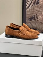顶级版本 the row 麂皮乐福鞋新品 延续经典又突破经典，时髦复古气质 柔和细腻的麂皮的质感和秋冬超搭呀 鞋底意大利进口牛皮底，做注塑工艺 好穿好搭有调性