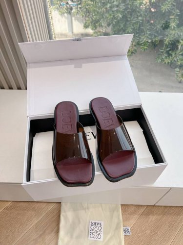 G022代购级别所见即所得罗意威新款拖鞋Loewecampoloewe全新Campo玛丽珍鞋来自秀场延续品牌设计师Jonathan Anderson一贯的玩味主