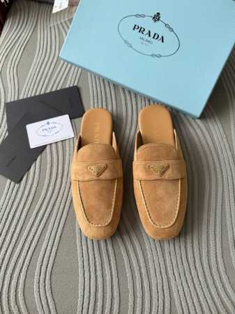 代购级 prada 25Ss 普拉达走秀款三角标 半拖鞋爆款 走秀款 复古感时髦满满 随意百搭 时尚休闲 独到味道 人人都爱也轻松驾驭 每年都会爆.足以征服你 - 点击图像关闭