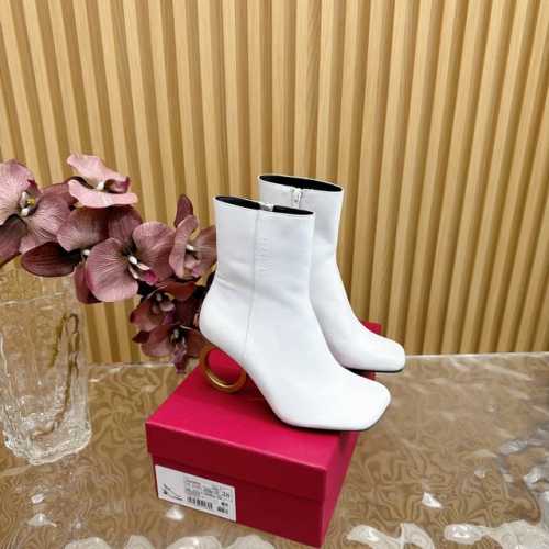2024 AW 新款Ferragamo菲拉格慕秋冬新品金属跟短靴 奢华又低调 彰显气质和品味 面料采用进口胎牛皮 羊京 内里踮脚均为混种羊皮 意大利进口牛皮大底
