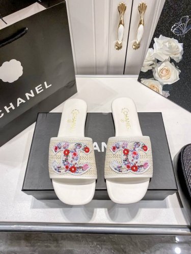 橙子出厂价p chanel 香奈儿 夏季新款 国风平底拖鞋 绣花凉拖 码数 35-41