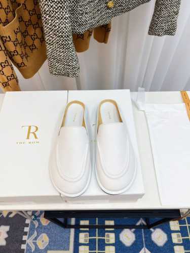 The Row_新款复古乐福半拖 新款the Row半拖鞋，第一眼看到这个鞋子就爱上了，带点复古味随意搭配都好看！各大网红博主都在穿它，前后无港宝，整个鞋子非常