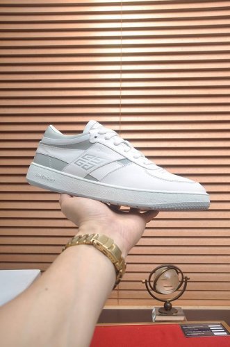 出厂价P Givenchy.纪梵希 专柜同步发售鞋面：意大利进口品牌印花布匹 尽显奢华，透气网布内里加上双层组合，脚感舒适，鞋底：原厂特供橡胶发泡大底，轻便，舒