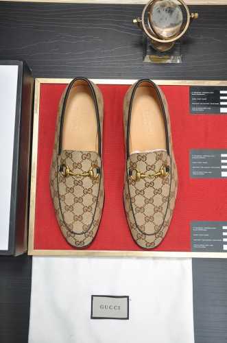 出厂价P 意大利顶级奢侈男鞋巨头 Gucci 古奇 全牛皮内里 新款报到原汁原味的欧式风格 赏心悦目为了让鞋子更加耐用不变形制作继续沿用传统做法 但仍然不乏创新