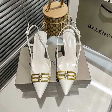 橙子出厂价p balenciaga 巴黎世家新款 金属扣 Bb扣尖头高跟凉鞋 细跟单鞋 高跟鞋 巴黎世家的鞋子绝对开了挂 整双鞋的精髓就是它的鞋头了 够长够尖 - 点击图像关闭