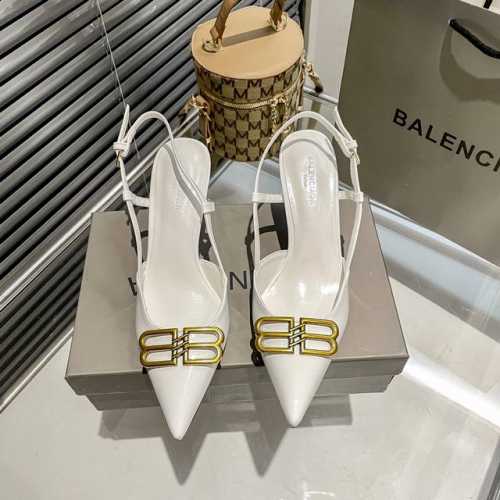 橙子出厂价p balenciaga 巴黎世家新款 金属扣 Bb扣尖头高跟凉鞋 细跟单鞋 高跟鞋 巴黎世家的鞋子绝对开了挂 整双鞋的精髓就是它的鞋头了 够长够尖