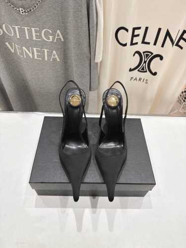 高版本出厂 Saint Lauren* 圣罗兰Ysl 25 春夏全新走秀高跟鞋 全新鞋型配上圣罗兰标志10.5Cm全新金属跟！ 唯有Ysl最懂女人心，不接受反驳