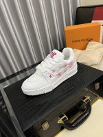 出厂价pp： Lv顶级版本 新款 代购品质Lv～路易威登Lv Trainer最好看的运动鞋，驴牌力推新品，官网限定款复古篮球运动鞋！高帮低帮均花血本购入原版1:
