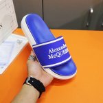 麦昆新品情侣款拖鞋 高端精品， 鞋面采用进口精美原版材料工艺， 精细做工， 鞋底超软，休闲宽松舒适型，全套包装，八色可选，码36-44， 45，46可定做不退换