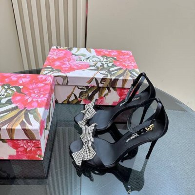 Dolce & Gabbana 25Ss 系带高跟凉鞋 鞋面:真丝 内里：羊皮 垫脚:羊皮 鞋跟金色徽标牌 跟高:11Cm 码数：35-40 40定做
