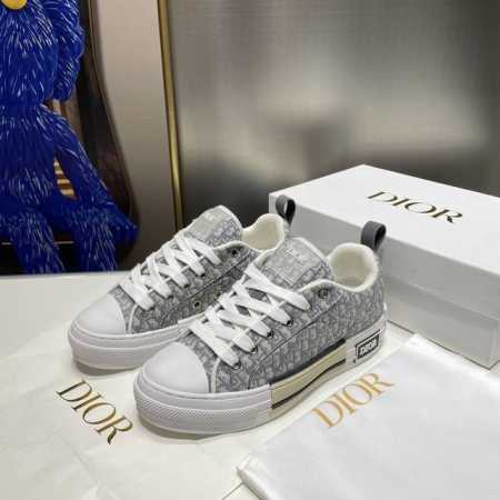 橙子出厂价 Dior 迪奥新款运动鞋 休闲鞋 低帮板鞋 面包鞋 胖丁鞋 情侣款 全身字母刺绣休闲鞋系列，春季走秀爆款，全网力推单品。Walk'n'dior厚底运 - 点击图像关闭