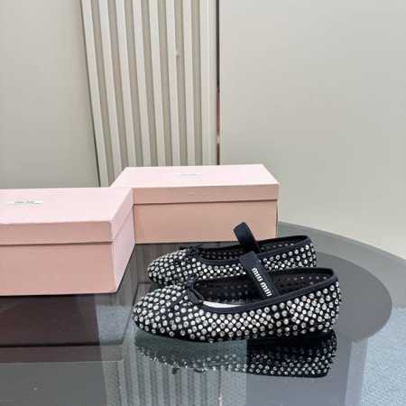 顶级版本 Miu Miu 缪缪女士蝴蝶结装饰缎面芭蕾舞平底鞋独家高版 Miu Mi*2025春款平底小羊皮半拖Zp开发 原版秒杀市面版本 Miu真的太少女啦！超 - 点击图像关闭