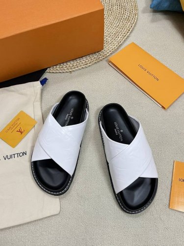 出厂 女码 男码 顶级版本 Louis Vuitton路易威登Lv拖鞋驴牌 春夏最新爆款系列 情侣彩色压花凉拖 高级慵懒风 百看不厌款 时尚度拉满 细节用心感受