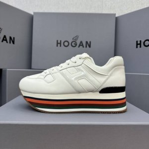 hogan 度假系列新款顶级版现货发售 松糕厚底顶级版 都市新潮休闲风 各明星 博主推荐 时尚百搭风格百变！原版楦型 原版大底一比一为你打造 值得推荐！ 鞋面采