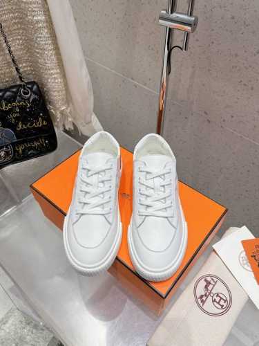 顶级版本 男10 Hermes 爱马仕休闲鞋情侣款 H家 四季新品运动鞋 Dy Kelly金属扣休闲运动鞋小白鞋 这双 Kelly 小白鞋真的颜值爆表！ H家