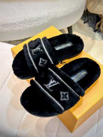 系列款拖鞋 louisvuitt on fw。new arrival～ L v aspen 水台拖鞋 L家2024秋冬勃肯毛拖鞋新品 经典monogram 小牛 - 点击图像关闭